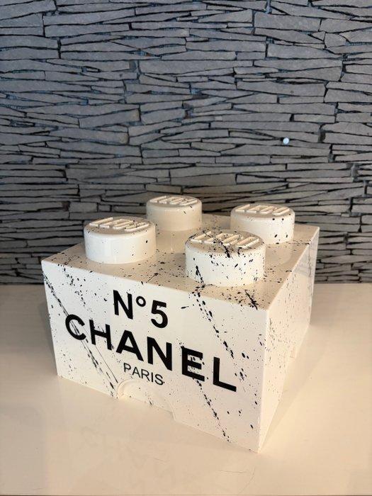 L.M ARTS - Lego XXL CHANEL, Antiek en Kunst, Kunst | Designobjecten