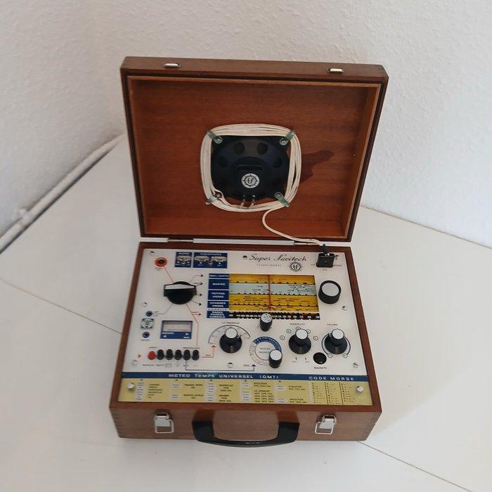 Radio-Marine Technifrance - Super Navitech - Wereldradio -, Audio, Tv en Foto, Radio's