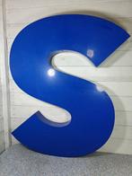 Industriële apparatuur - Nederland - Een grote Letter van S
