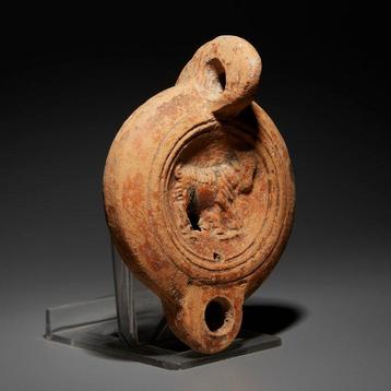Romain antique Terre cuite Lampe à huile avec une chèvre., Collections