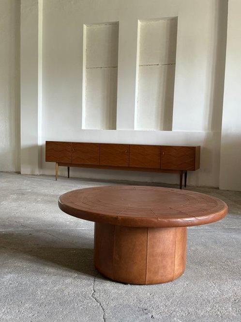 de Sede, zugeschrieben - Salontafel - Hout, Leder, Antiek en Kunst, Antiek | Meubels | Stoelen en Sofa's