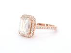 Veiling - Entourage ring emerald Moissaniet 3.00 carat Rose