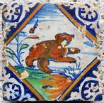Tegel - Antieke kwadraattegel met beer. - 1550-1600, Antiek en Kunst