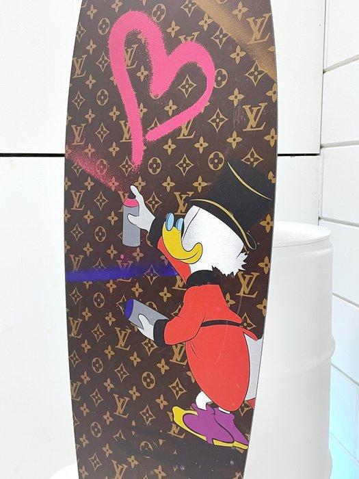 Suketchi - Scrooge x Louis Vuitton Surfboard - Catawiki