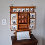 Kast - Wand kastje - Vurenhout - Kruiden kastje. Keramiek