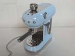 espresso machine Smeg ECF01PBEU, Ophalen