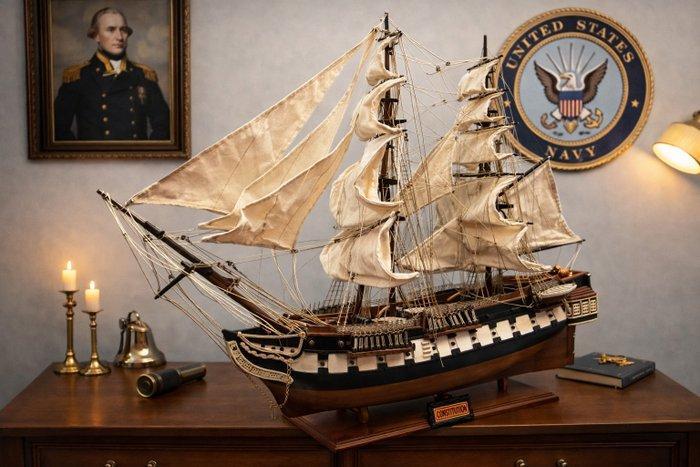 ENORME Voilier Fregate USS CONSTITUTION en bois 100CM bateau, Enfants & Bébés, Jouets | Autre