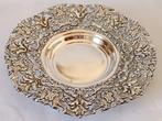 Tafelmiddenstuk - Openwork, Wavy work, High-relief, Repoussé