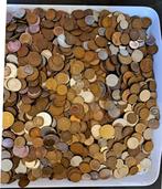 Nederland. 1948 - 2001 lot ruim 11 kg Nederlandse munten, Postzegels en Munten