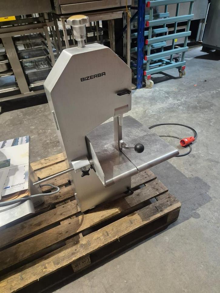 Bizerba lintzaag in veiling slagerij beenhouwer inventaris, Articles professionnels, Horeca | Équipement de cuisine
