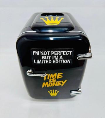 Vanessa Fodera (1981) - TIME IS MONEY - FRIDGE beschikbaar voor biedingen