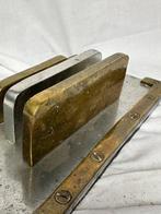 Brievenhouder - Aluminium, Messing - Stijl David Marshall