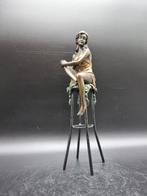 Statue, Bronze Lady on Barstool - 27.5 cm - Bronze