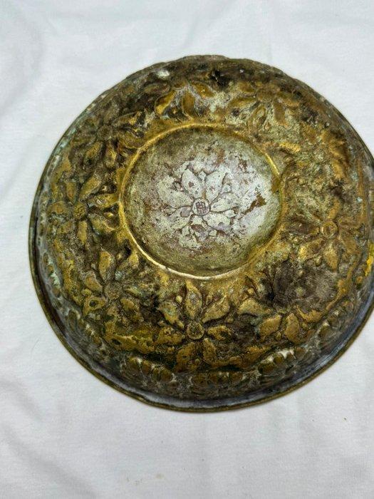 Ottomaans bronzen badkom - Brons - Turkije - Late Ottomaanse, Antiek en Kunst, Kunst | Niet-Westerse kunst