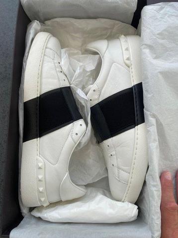 Valentino - Garavani open low top Sneaker - Sneakers -