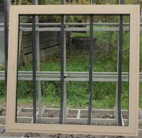 aluminium raam , chassis 144 x 142 classis 32xx - grijsbeige, Doe-het-zelf en Bouw, Raamkozijnen en Schuifdeuren, Inclusief glas