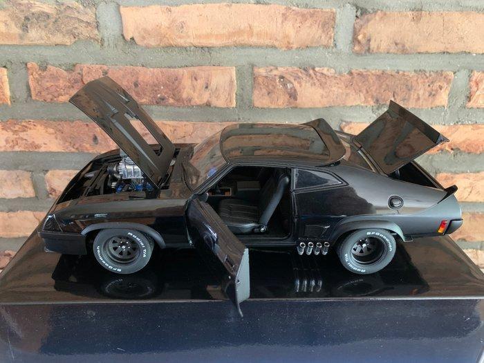 Autoart 1:18 - Modelauto - Moviecar - MAD MAX - 1973 - Ford, Hobby en Vrije tijd, Modelauto's | 1:5 tot 1:12