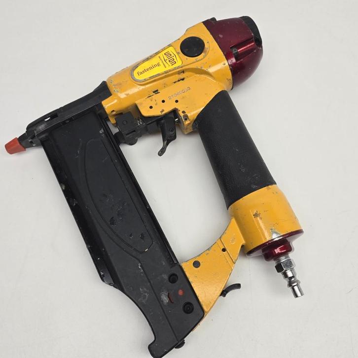 Union 3AE/J-50 Pneumatische Brads Tacker  | Nette Staat, Doe-het-zelf en Bouw, Gereedschap | Handgereedschap, Nieuw, Ophalen of Verzenden
