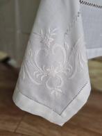 Tovaglia ricamata a mano in misto lino 12 posti - Tafelkleed