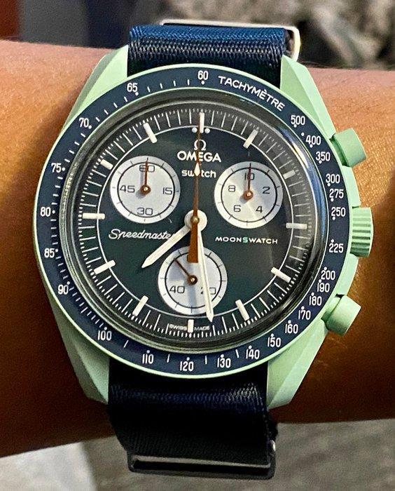 Omega x Swatch - MoonSwatch - Mission on Earth - Zonder, Handtassen en Accessoires, Horloges | Heren