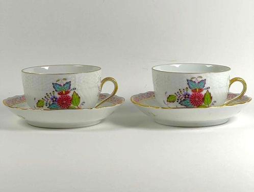 Herend - Tasse et soucoupe (4) - 2 tasses et 2 soucoupes en, Antiek en Kunst, Antiek | Meubels | Tafels