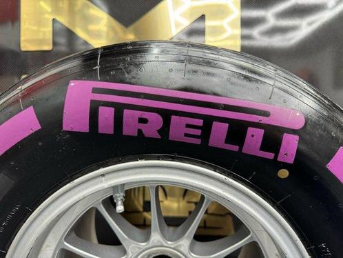 Wiel compleet met band - Pirelli - Tire complete on wheel, Verzamelen, Automerken, Motoren en Formule 1