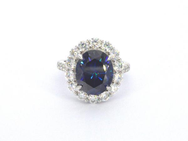 Veiling - Ring met witte briljanten en saffier blauwe ovaal, Handtassen en Accessoires, Ringen