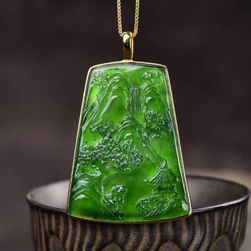 Pendentif en jade non traité certifié ALGT (Type A) - Un