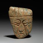 Mixteken, Mexico Jade Maskvormige hanger. 800 - 1200 n.Chr., Verzamelen