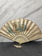 Handwaaier (4) - bot, zijde - Lot waaiers van zijde en been