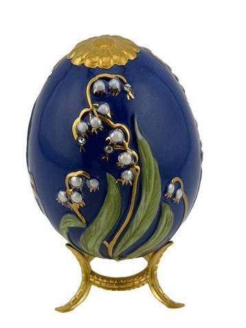 Fabergé ei - Keizerlijk juweelachtig ei benadrukt met