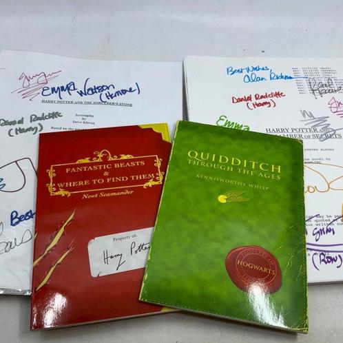 J.K. Rowling - Schoolbooks Hogwarts & Two Harry Potter, Antiek en Kunst, Antiek | Boeken en Manuscripten