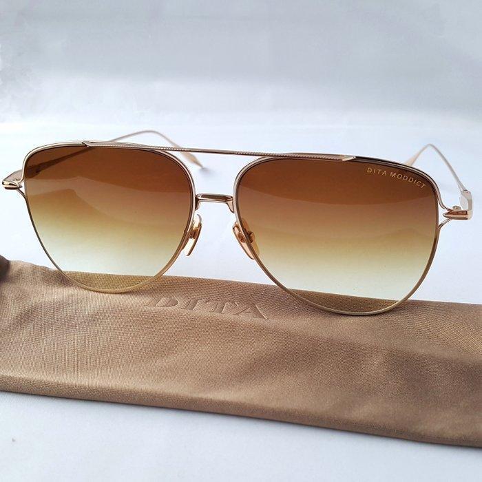 Dita - Moddict - Titanium - Aviator Gold - Premium - Hand, Handtassen en Accessoires, Zonnebrillen en Brillen | Dames