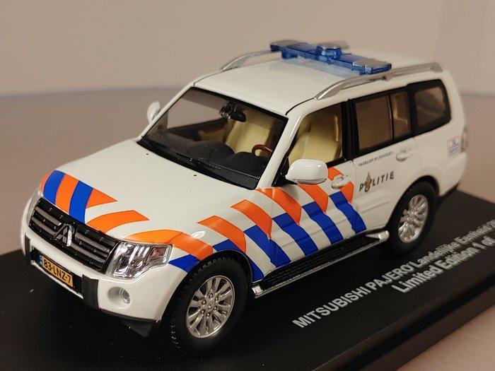 TRIPLE9 1:43 - Modelauto - Mitsubishi Pajero Landelijke, Hobby en Vrije tijd, Modelauto's | 1:5 tot 1:12