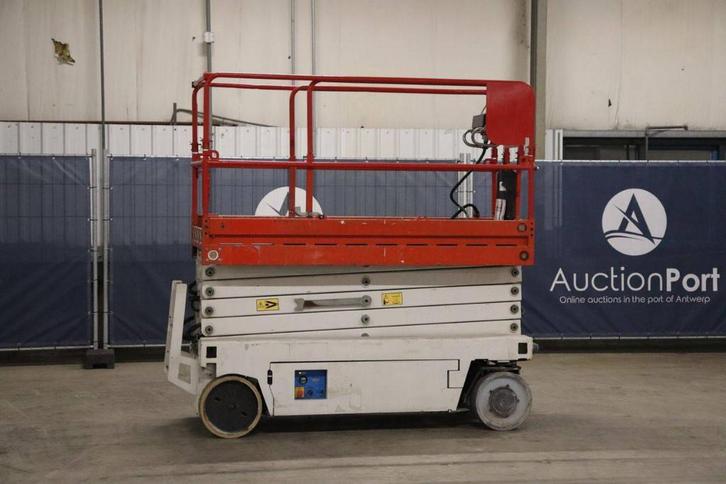 Veiling: Schaarlift Iteco IT10090 Elektrisch 12m 2014, Zakelijke goederen, Machines en Bouw | Liften, Steigers en Ladders, Ophalen