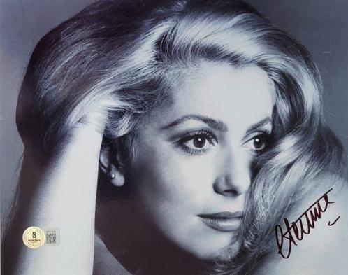 Catherine Deneuve - Handtekening, foto met Beckett COA, Verzamelen, Film en Tv