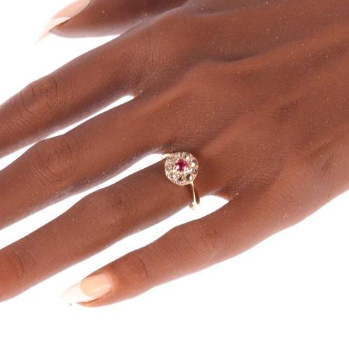 Ring - 18 karaat Geel goud - 0.22ct. tw. Robijn - Diamant -, Handtassen en Accessoires, Ringen
