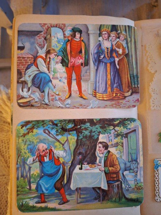 Collectie van memorabilia - Album met veel figuurtjes, Antiquités & Art, Antiquités | Jouets