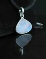 Maansteen Hanger - Hoogte: 24 mm - Breedte: 18 mm- 1.85 g -