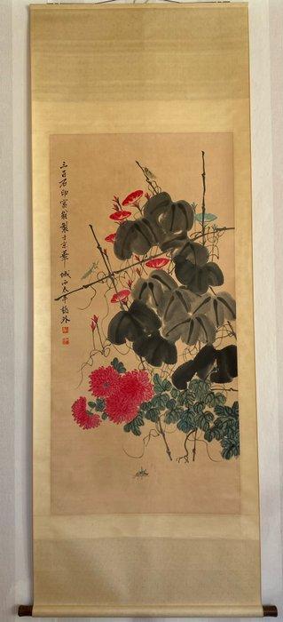 EEN CHINEES BLOEMENSCHILDERIJ, INKT EN KLEUR OP PAPIER,