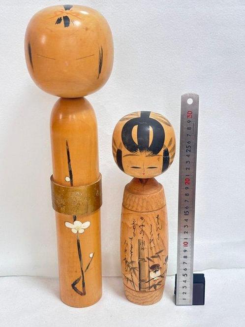 Deux grandes kokeshi vintage, signées par Takahashi Hajime -, Antiek en Kunst, Curiosa en Brocante