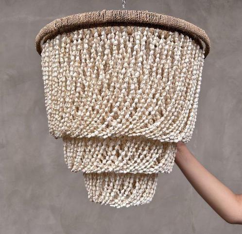 NO RESERVE PRICE - SL11 - Stunning Handmade Shell Chandelier, Antiek en Kunst, Kunst | Designobjecten
