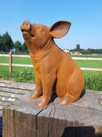 Beeld, large sculpture sitting pig - 29 cm - metaal