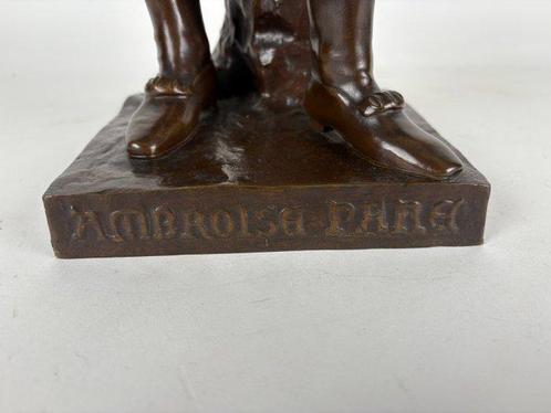 Eugène Marioton (1857-1933) - sculptuur, Ambroise Paré - 66, Antiek en Kunst, Antiek | Keramiek en Aardewerk