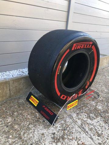 Formula One - Pneu beschikbaar voor biedingen