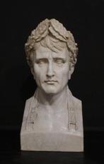 sculptuur, Busto di Napoleone in marmo di Carrara - 62 cm -