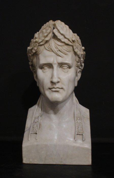 sculptuur, Busto di Napoleone in marmo di Carrara - 62 cm -, Antiek en Kunst, Antiek | Keramiek en Aardewerk