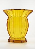 Moser & Söhne-Meyrs Neffe Art Deco Amber Crystal Glass Vase, Antiek en Kunst