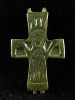 Byzantin Bronze Pendentif croix à décor de Christ crucifié -, Antiek en Kunst, Antiek | Overige Antiek