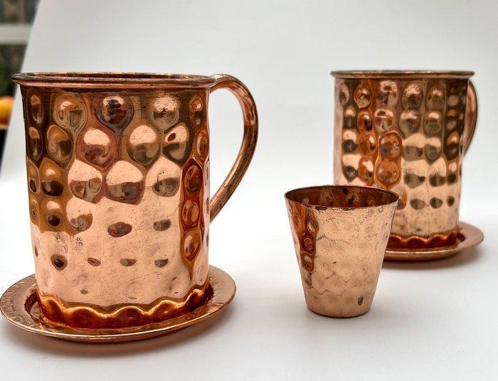 Themacollectie - Set koperen bekers en schotels - RICHES &, Antiek en Kunst, Antiek | Speelgoed